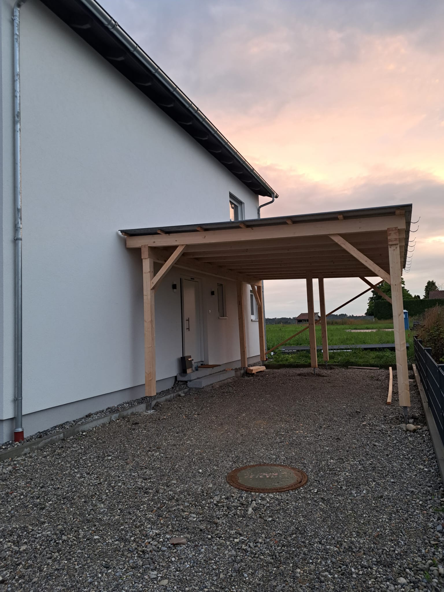Einzelcarport mit Abstellraum Bad Wörishofen - Seitenansicht, Holzbau eazyhaus Augsburg